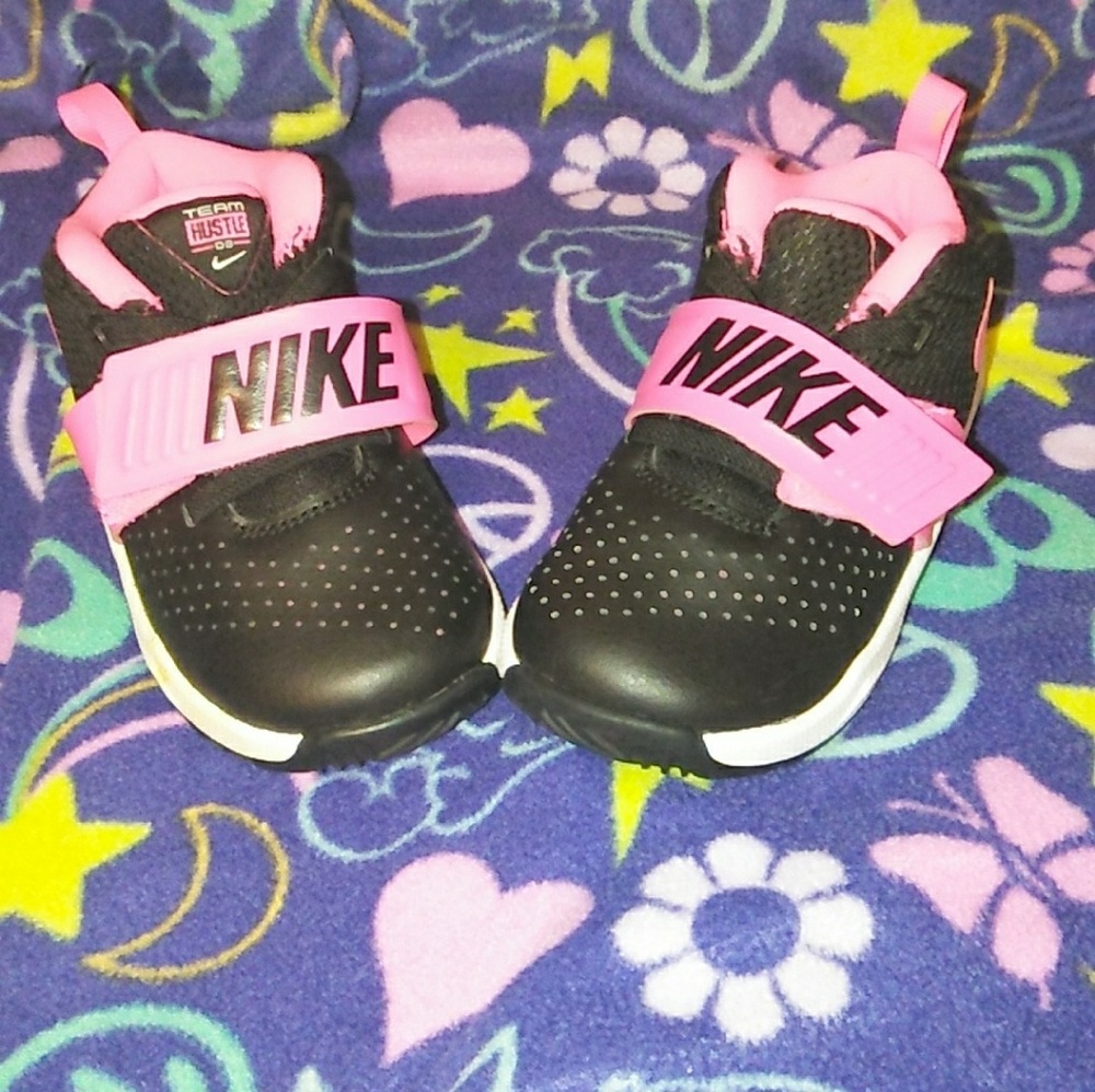 Nike - Picture 2 of 2